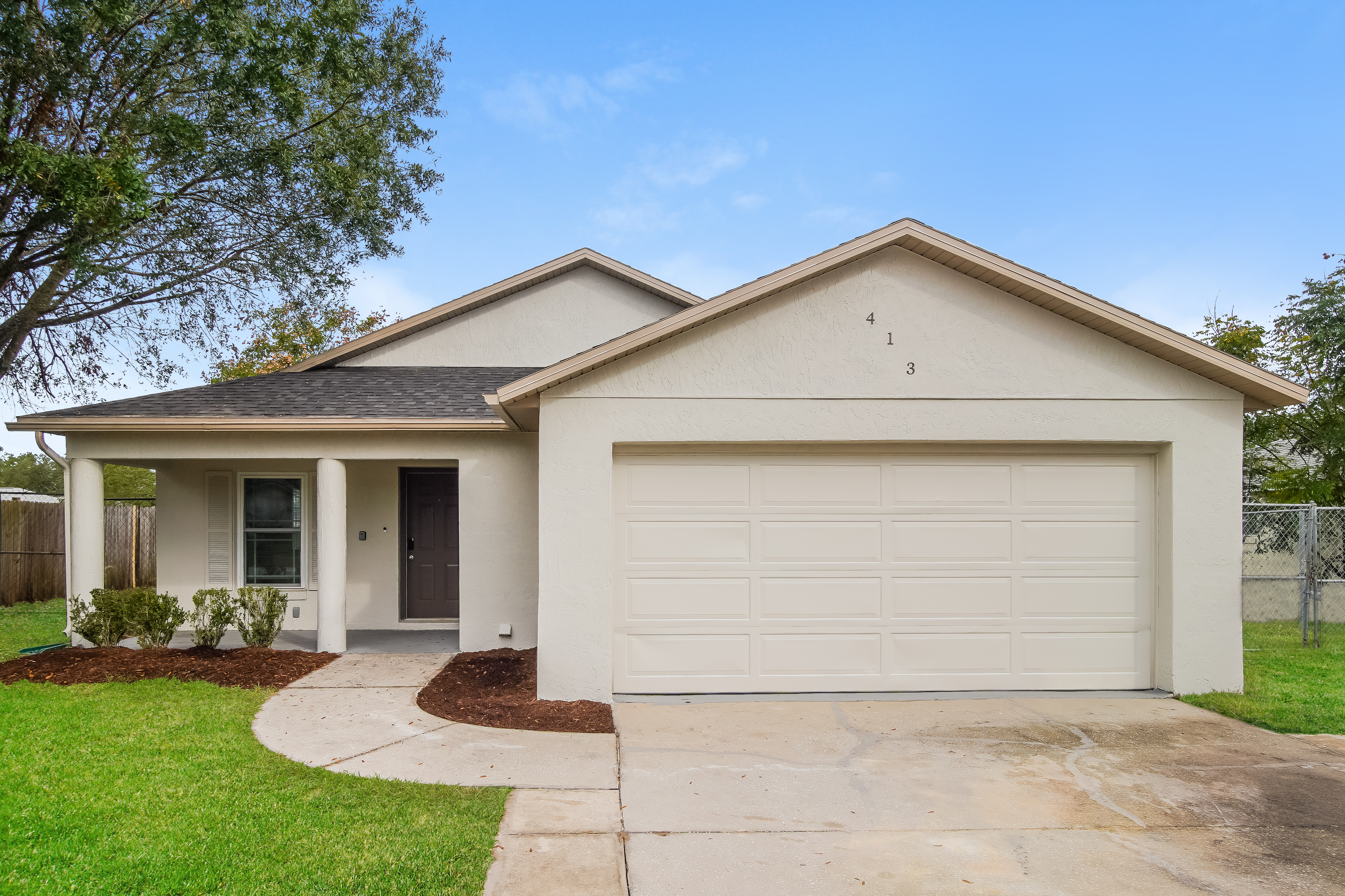 413 DIAMOND RIDGE DR AUBURNDALE, FL 33823